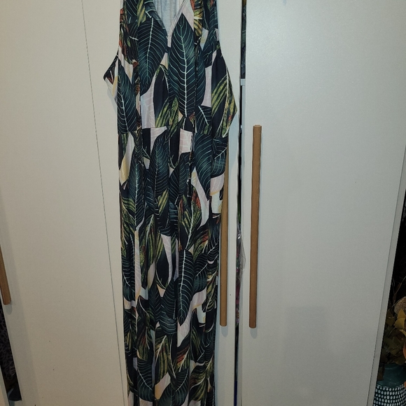 Flawless tie neck halter maxi - Picture 2 of 2